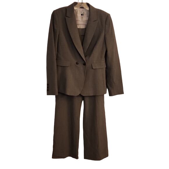 Tahari Gray Two Piece Womens Suit, Size 6 - Picture 1 of 13